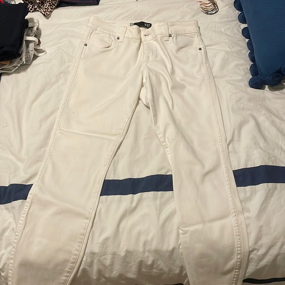 White skinny jeans